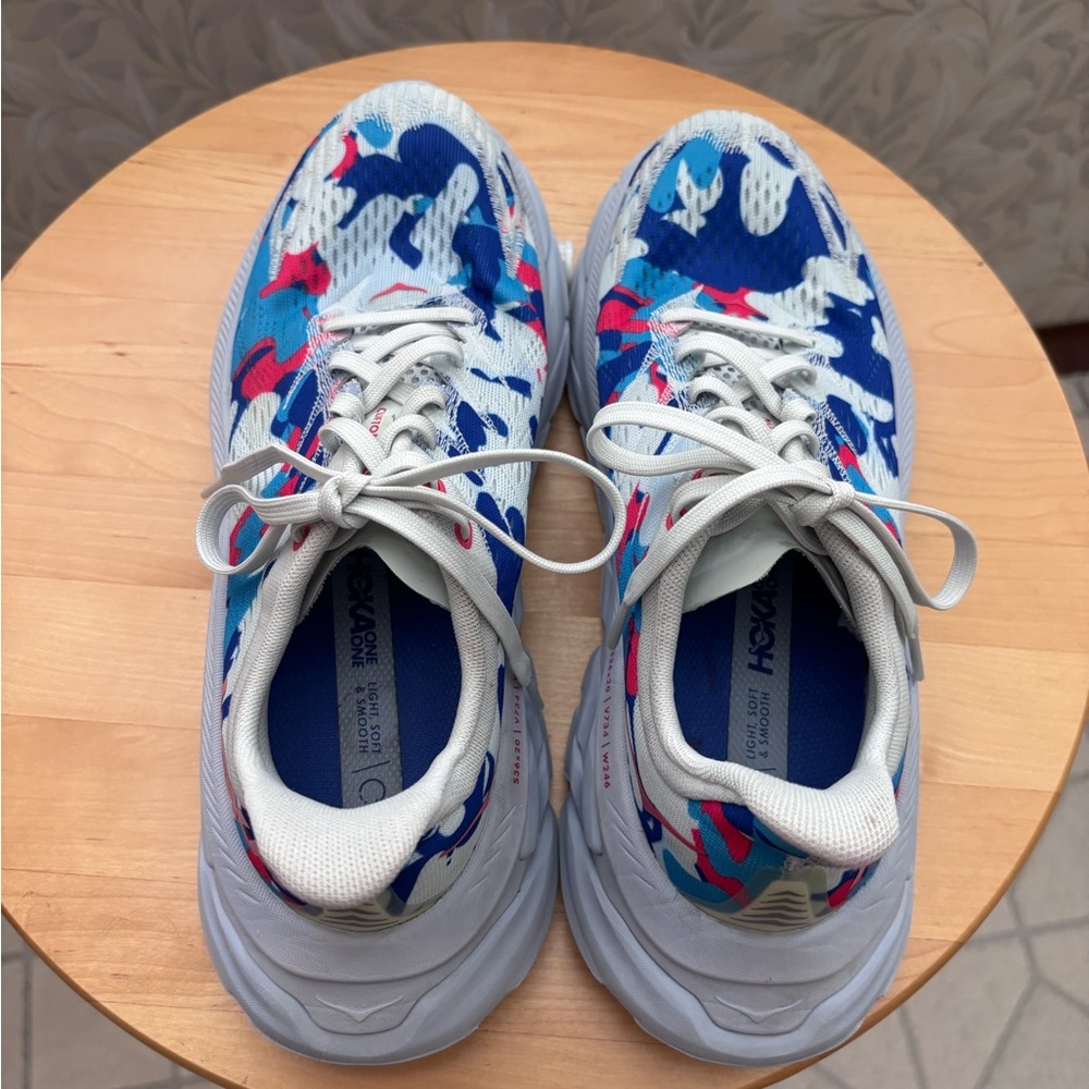 Hoka Blue and Red Clifton Edge geometric women’s size 6.5 - Picture 5 of 10
